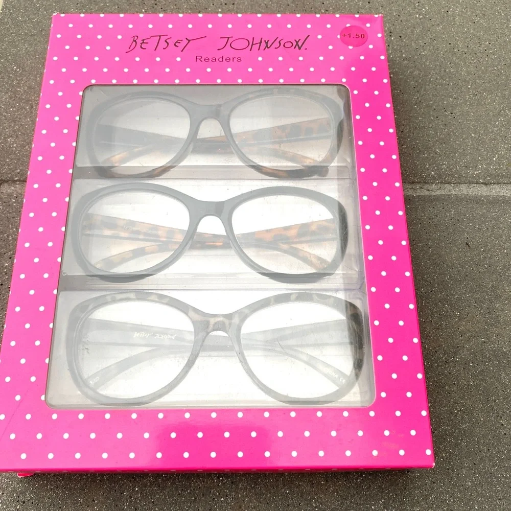 BETSEY JOHNSON readers 1.50 reading glasses cats eye tortoiseshell print set 3pc